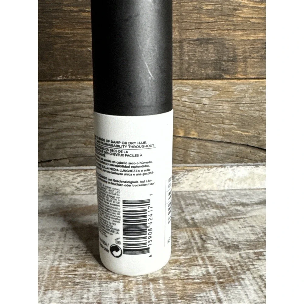 TIGI smoothing hair